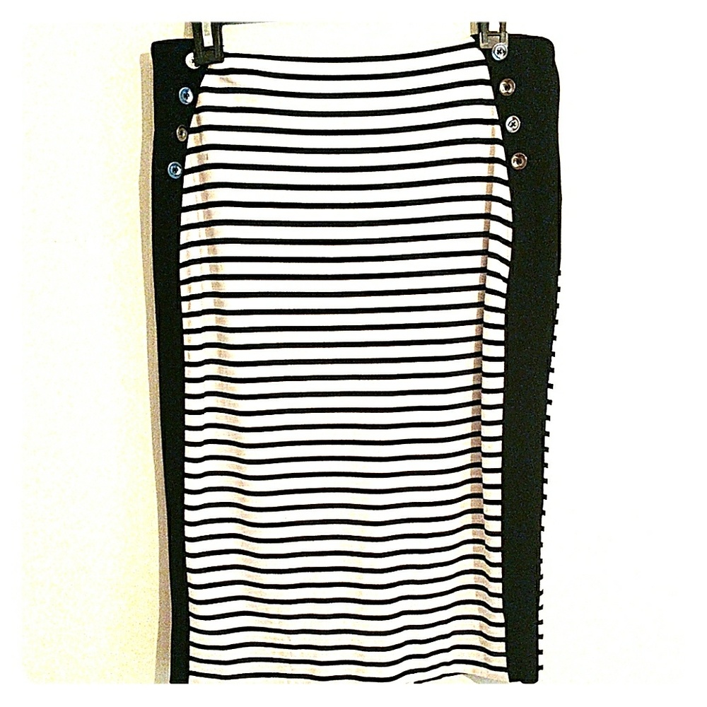 Black and white pencil skirt